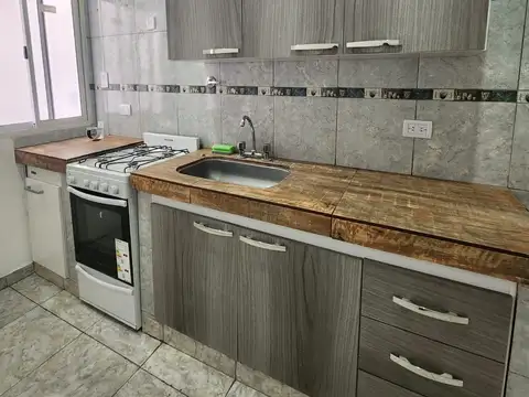 Casa 5 ambientes con 1 baño