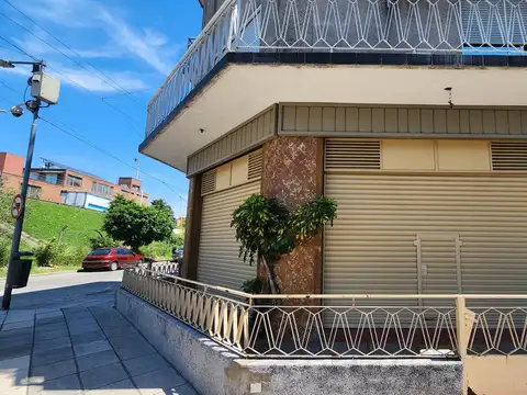 Casa 18 ambientes con 6 baños