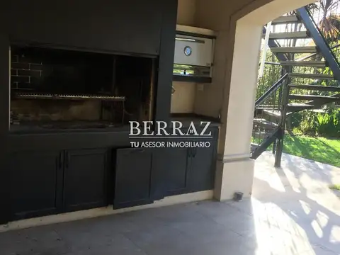 Casa 7 ambientes con 4 baños