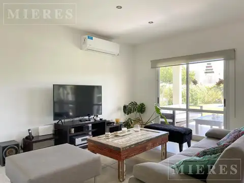 Casa 7 ambientes con 3 baños