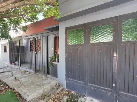 Casa con departamento en Quilmes