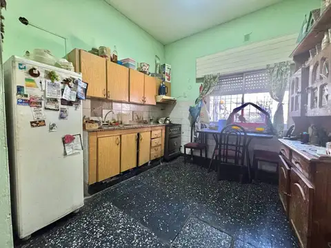 Venta PH 4 ambientes con jardín Sarandí