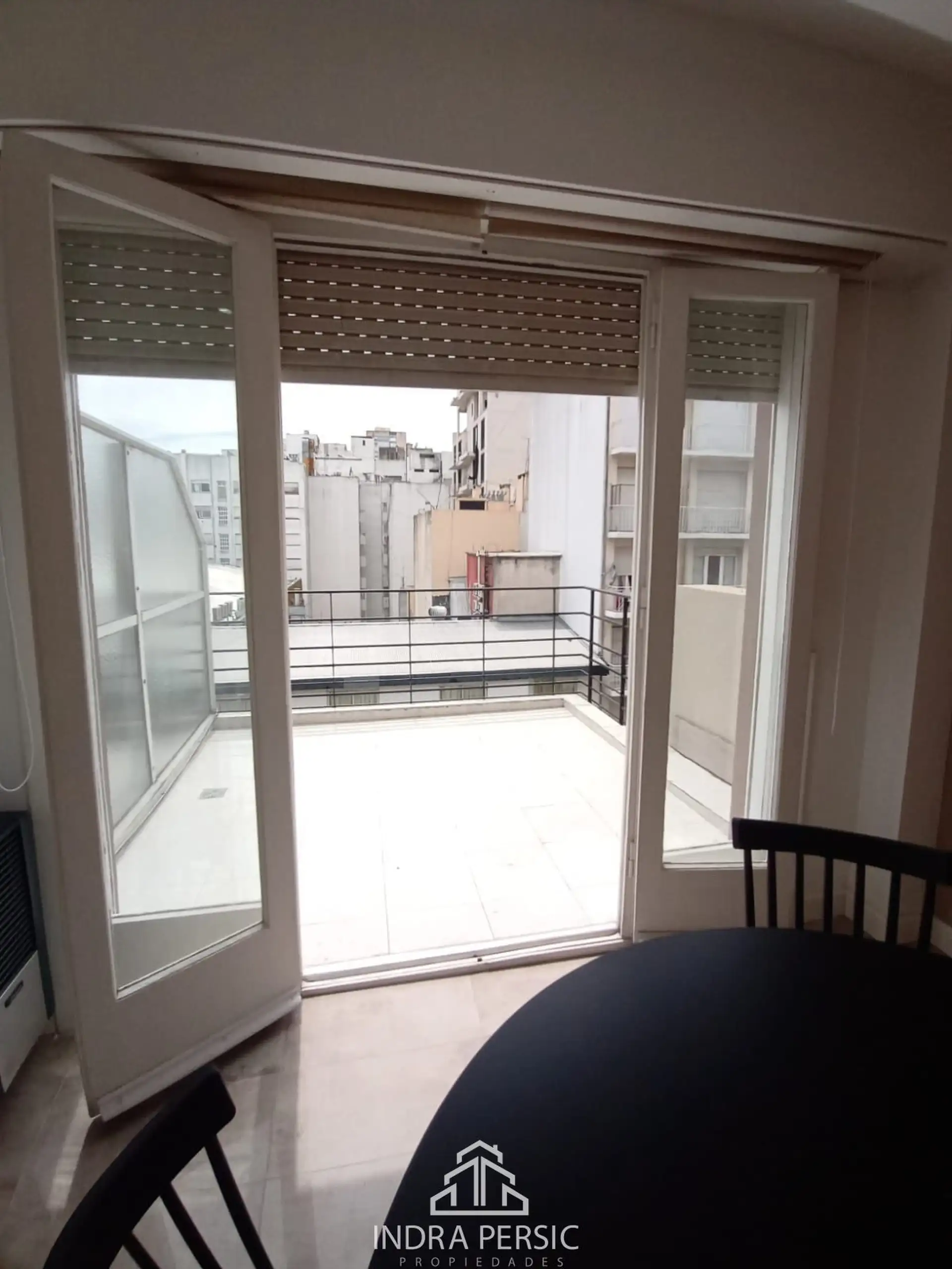 Venta departamento 3 ambientes 60m² con balcón terraza — Centro