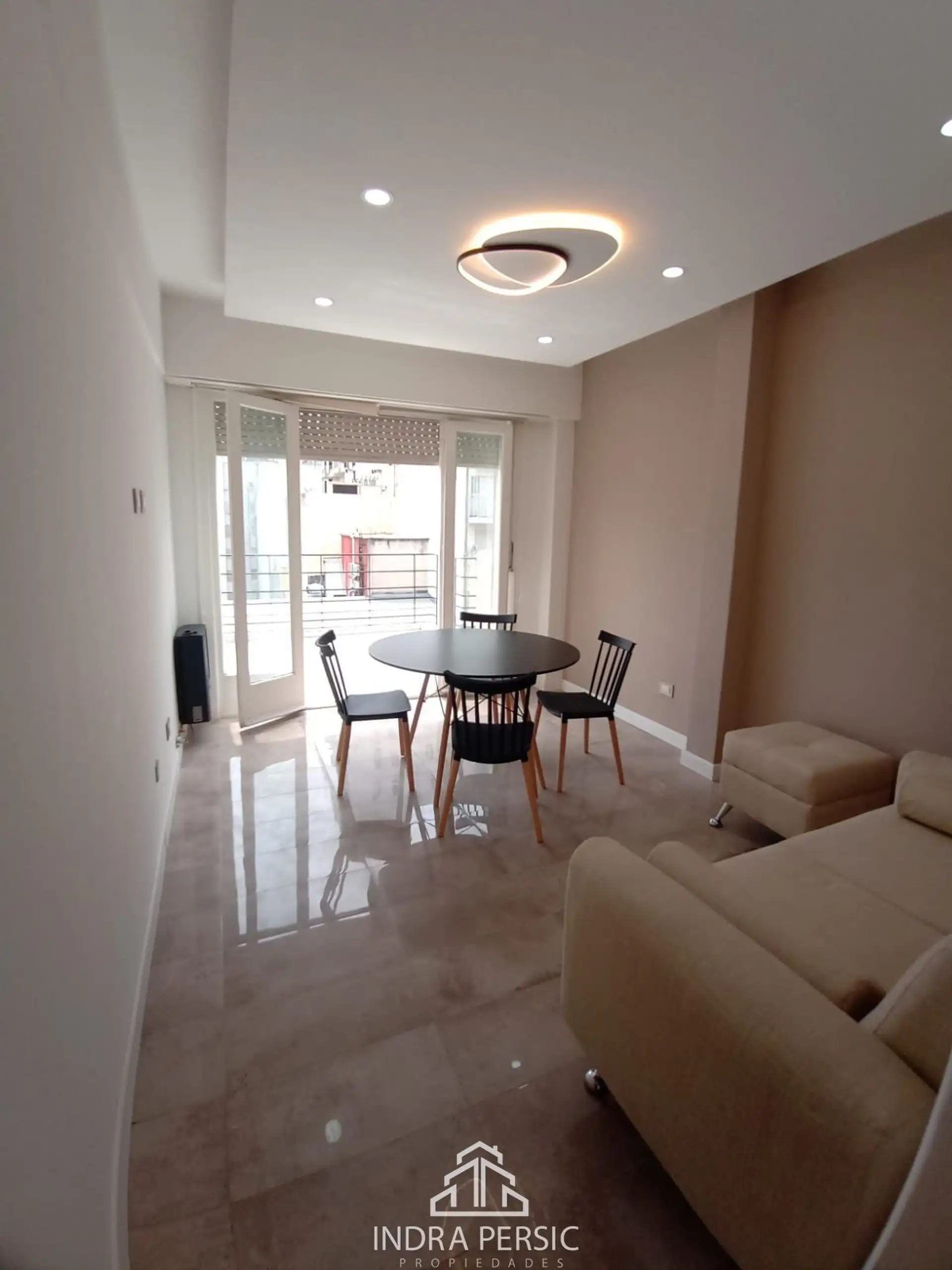 Venta departamento 3 ambientes 60m² con balcón terraza — Centro