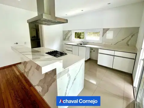 Barrio Los Castaños casa en venta de 3 dormitorios y dependencias. | Nordelta