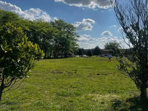 lote 2.000 m2 en barrio Everlinks Lujan
