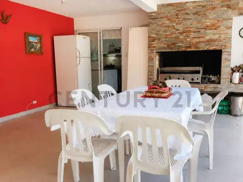 Casa en Venta con 4 cocheras
