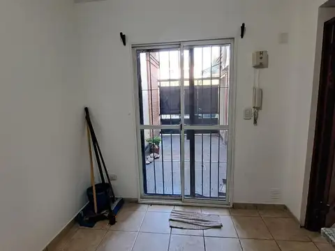 Depto Tipo Casa 4 ambientes con 2 baños