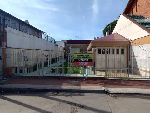 AMPLIA VIVIENDA BIEN UBICADA EN TEMPERLEY