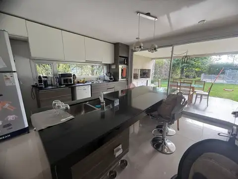 Casa en Miraflores, Funes Hills