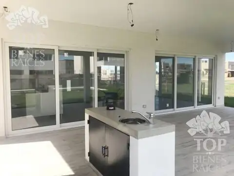 av de los lagos 100