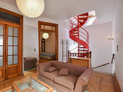 Depto Tipo Casa en Venta de 8 ambientes