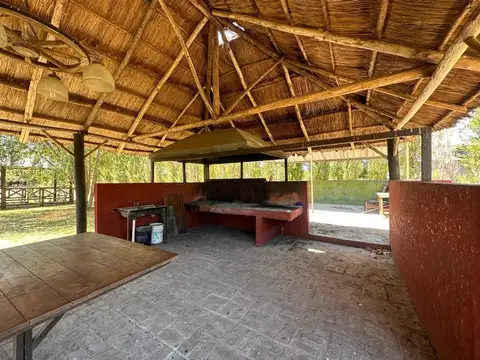 SALON EVENTOS + 2 CASAS Y PILETA SAN ANDRES DE GILES