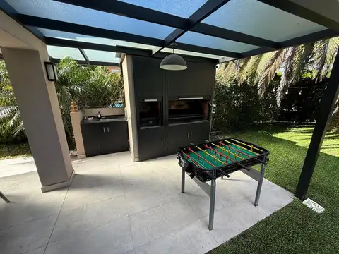 Casa 5 ambientes con 3 baños