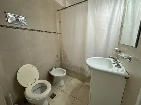 1 AMBIENTE EN PLAZA COLÓN 4 PERSONAS