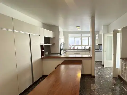 Departamento en Alquiler de 3 dormitorios