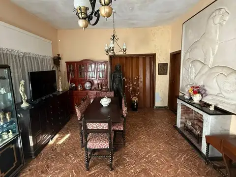 Casa en Venta en Barrio Parque, USD 240.000