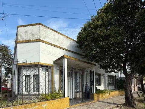 Venta Casa 4 dormitorios jardin garage
