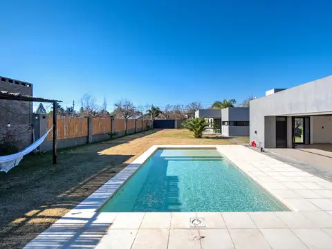 Casa en Venta en Funes, USD 360.000