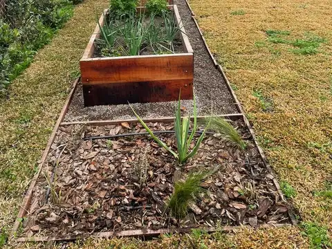 Casa 5 ambientes con 2 baños