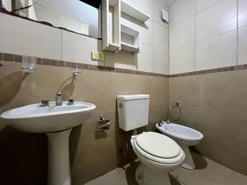 Casa 5 ambientes con 2 baños