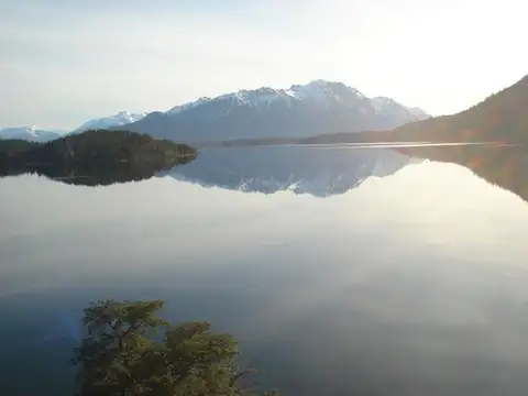 A orillas del Lago Lezana