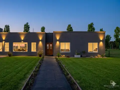Casa en venta en LUJAN
