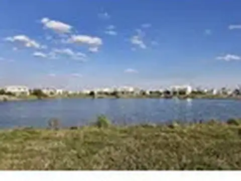 Colectora este y calle boote