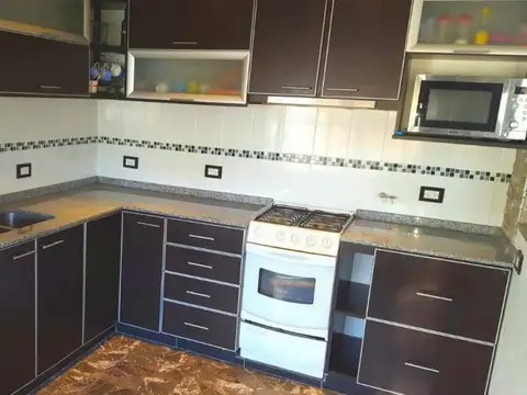 PH 3 AMB CON PATIO Y TERRAZA  