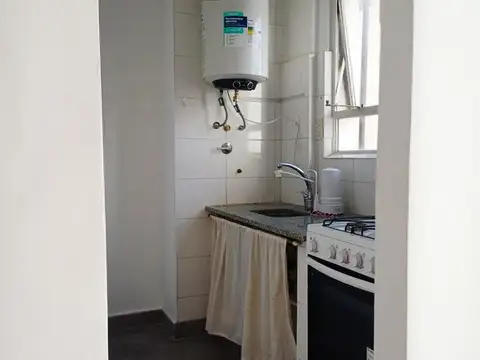 Departamento Monoambiente en  alquiler, contra frente , balcon, luminoso excl. ubicación