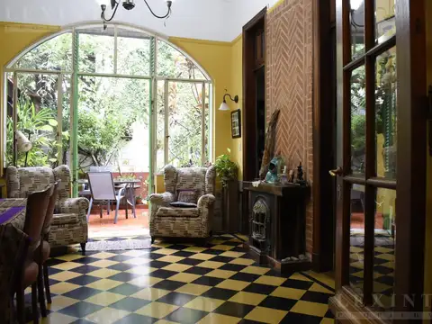 Casa 5 ambientes con 3 baños