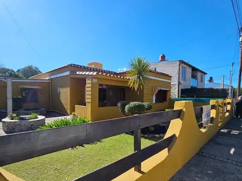 CASA EN VENTA APTO CREDITO 3 DORMITORIOS 2 BAÑOS  QUINCHO