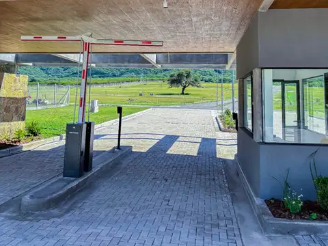 Terrenos en venta en La Finca Club de Campo, desde 1200m2