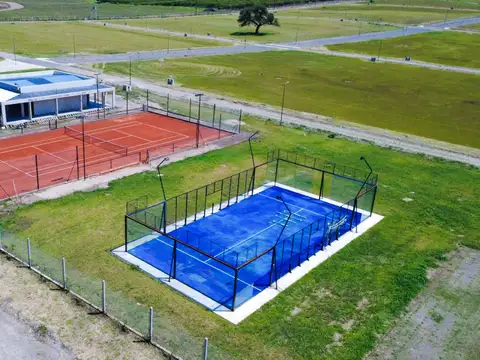 Terrenos en venta en La Finca Club de Campo, desde 1200m2