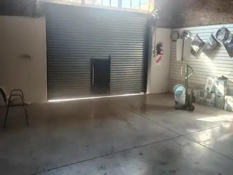 VENTA – LOCAL / DEPÓSITO COMERCIAL SOBRE AVENIDA