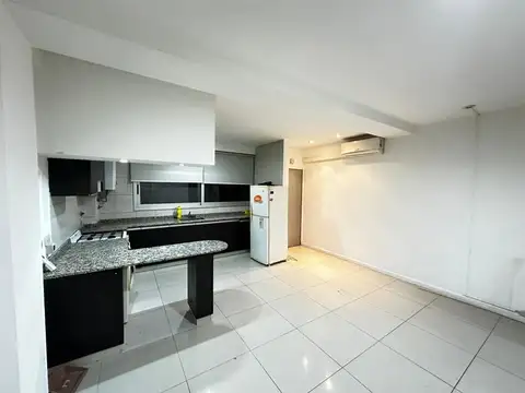 Departamento 2 ambientes con balcón en venta en San Martin