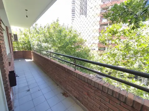 HERMOSO 4 AMB BALCON CORRIDO CON COCHERA EN PALERMO