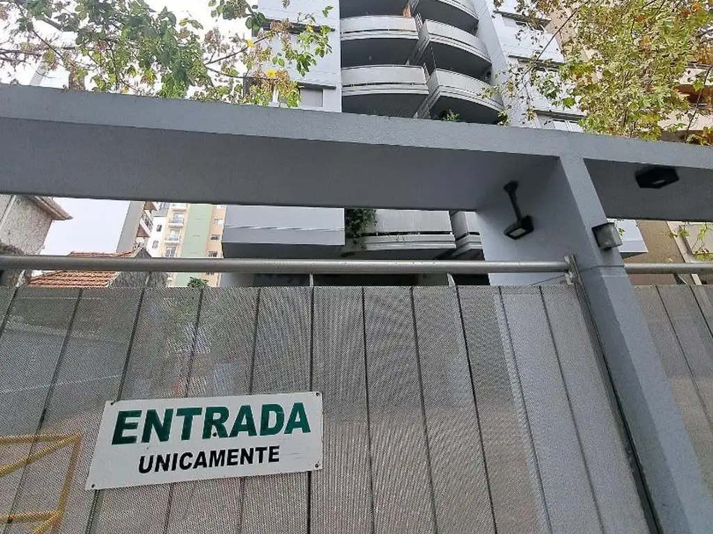 25 De Mayo 100, Piso 4