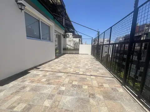 Departamento IMPECABLE 3 AMBIENTES, BALCON TERRAZA Y COCHERA CUBIERTA,FIJA EN PLATA BAJA