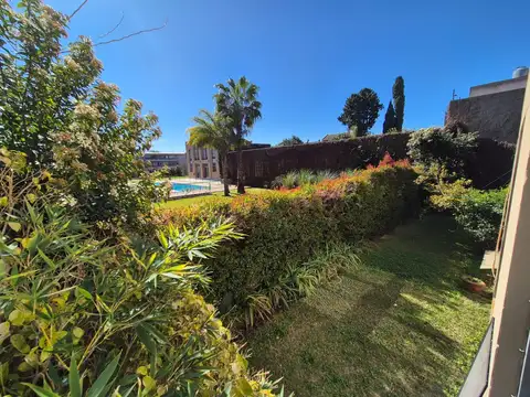 Venta talar de florida departamento 4 ambientes jardin propio