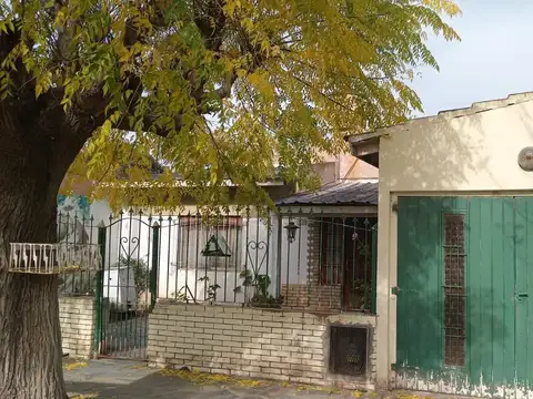 Simón Bolívar e/ Alvear y Vernier