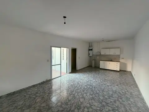 Depto Tipo Casa en Alquiler con 1 cocheras