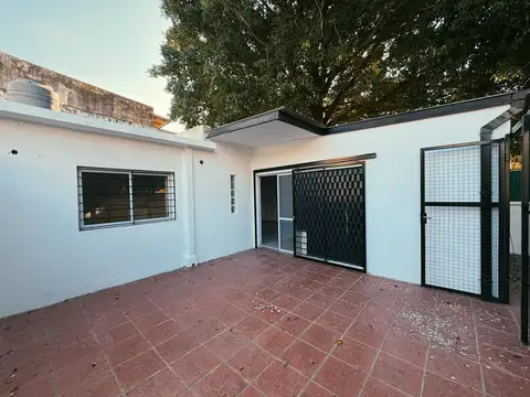 Depto Tipo Casa en Alquiler de 2 ambientes