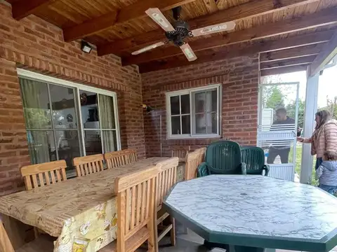 Casa 5 ambientes con 3 baños