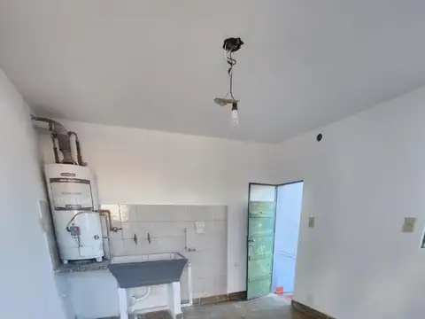 Avenida Mitre 6400, Piso 1