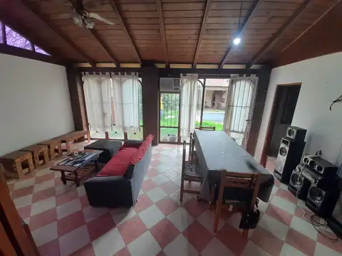 VENTA CASA EN SANTO TOME CON PATIO Y PISCINA