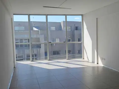 Oficina en Venta en Pilar, USD 85.000