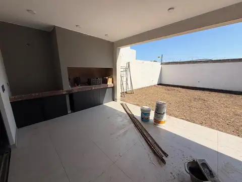 Casa 4 ambientes con 3 baños