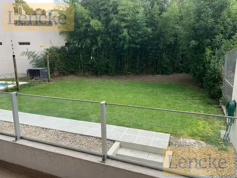 Excelente departamento en venta con renta, Punta Chica, 2 dormitorios contrafte a jardín, impecable