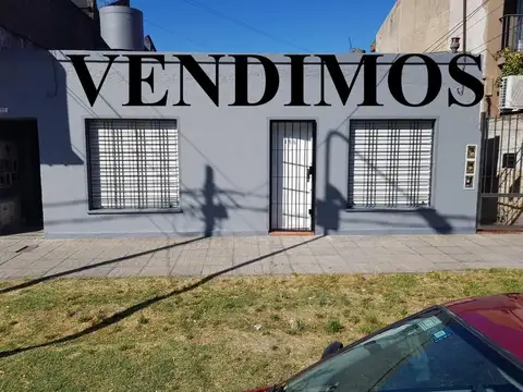 DEPARTAMENTO DOS AMBIENTES CON PATIO EN PLANTA BAJA